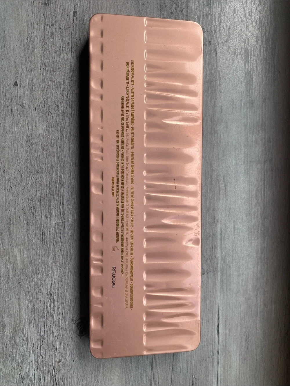 Urban Decay NAKED3 eyeshadow palette